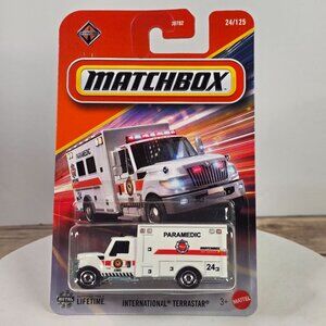 Matchbox International Terrastar Paramedic Ambulance Die-Cast Toy Vehicle